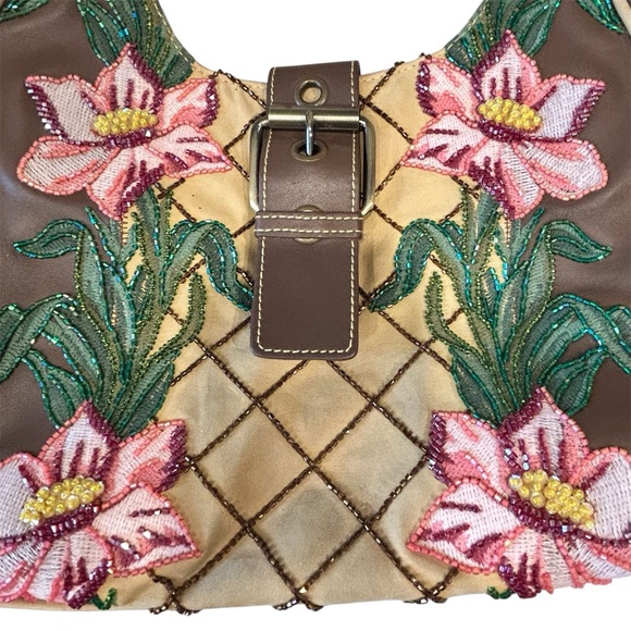 Isabella Fiore Hobo Bag - Picture 9 of 12